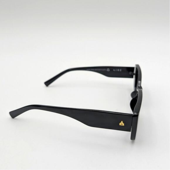 Aire Novae Unisex Cat Eye Sunglasses Black Frame W/ Smoke Mono Lens One Size - Picture 5 of 8